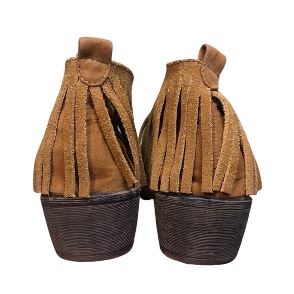 Maurices Fringe V-cut Suede Ankle Booties in Brown Size 8 1/2 - Picture 5 of 8